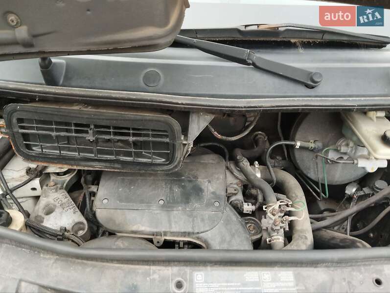 Грузовой фургон Renault Trafic 2006 в Днепре