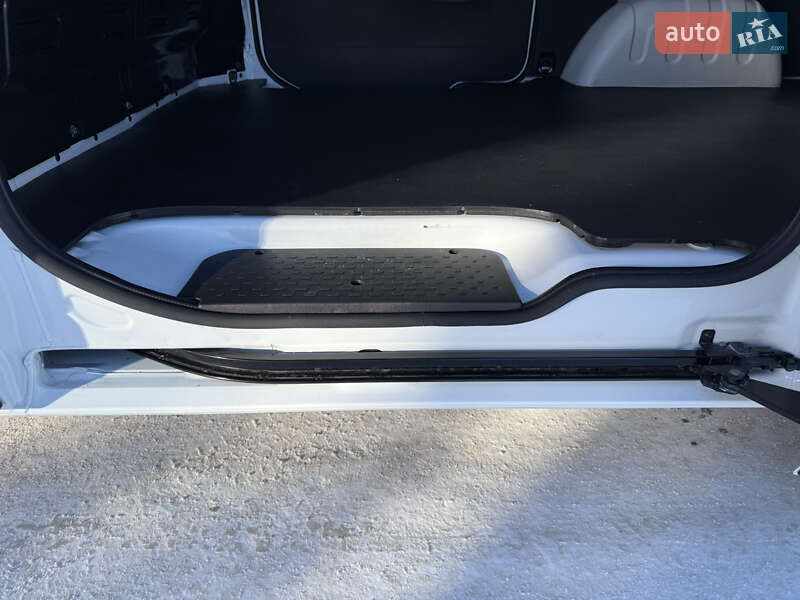 Грузовой фургон Renault Trafic 2023 в Виннице