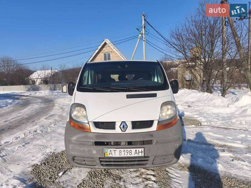 Минивэн Renault Trafic 2003 в Калуше