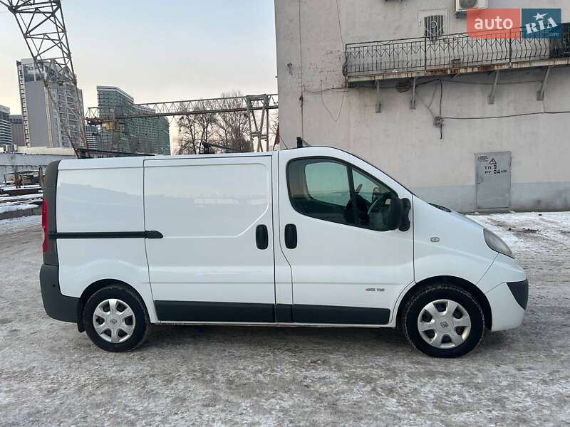 Микроавтобус грузовой (до 3,5т) Renault Trafic 2011 в Киеве
