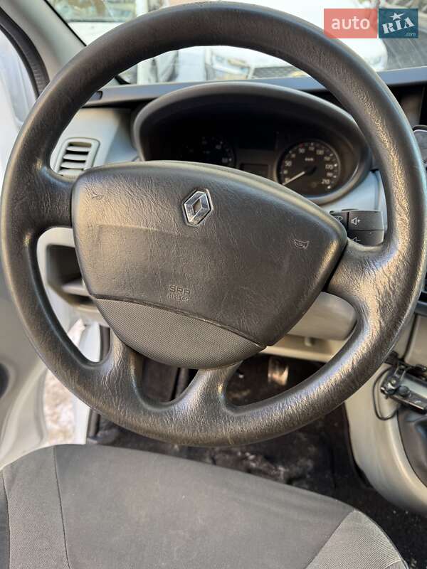 Микроавтобус грузовой (до 3,5т) Renault Trafic 2011 в Киеве