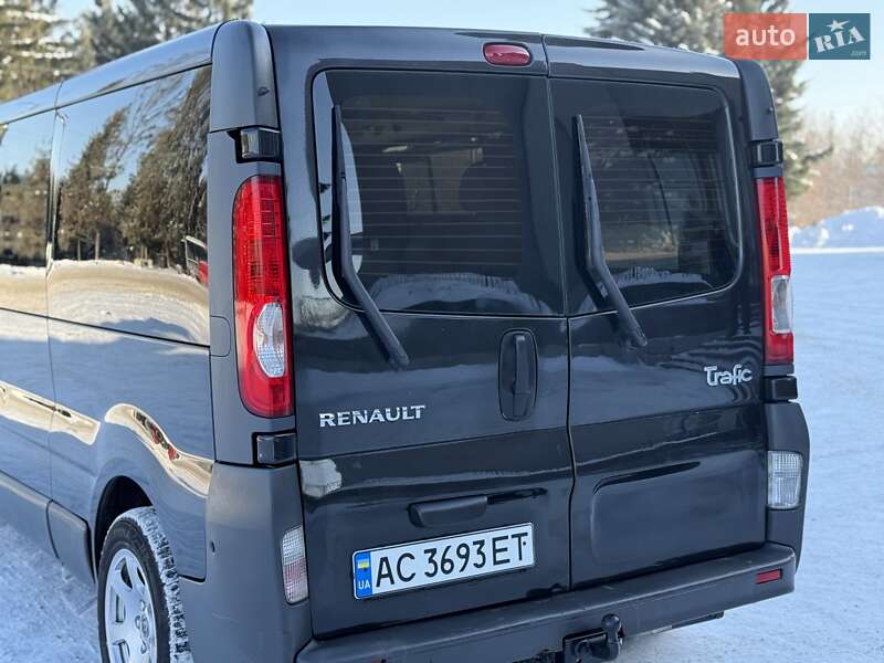 Минивэн Renault Trafic 2007 в Ровно