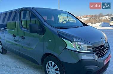 Грузопассажирский фургон Renault Trafic 2015 в Дубно