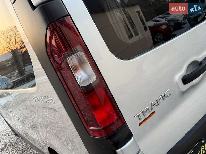 Минивэн Renault Trafic 2016 в Одессе фото 11 Минивэн Renault Trafic 2016 в Одессе