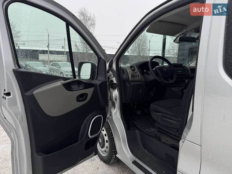 Грузопассажирский фургон Renault Trafic 2018 в Ровно фото 6 Грузопассажирский фургон Renault Trafic 2018 в Ровно