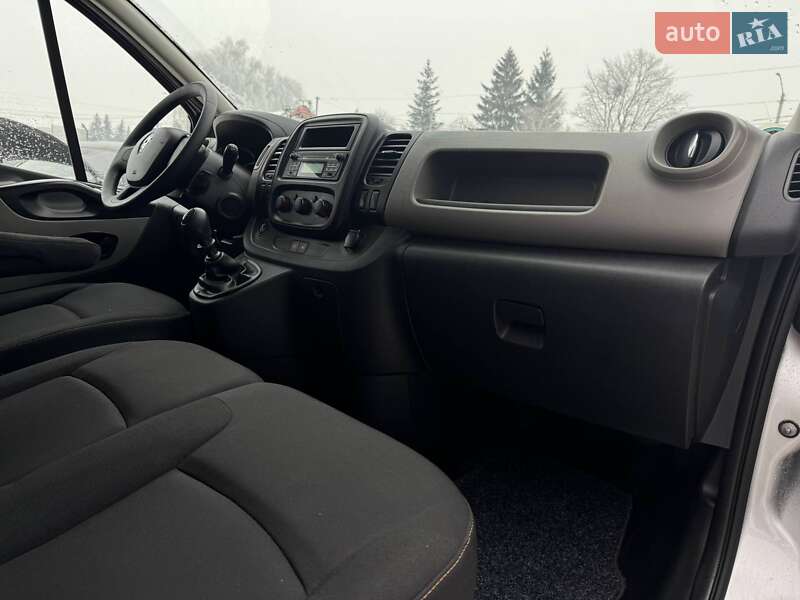 Грузопассажирский фургон Renault Trafic 2018 в Ровно фото 43 Грузопассажирский фургон Renault Trafic 2018 в Ровно