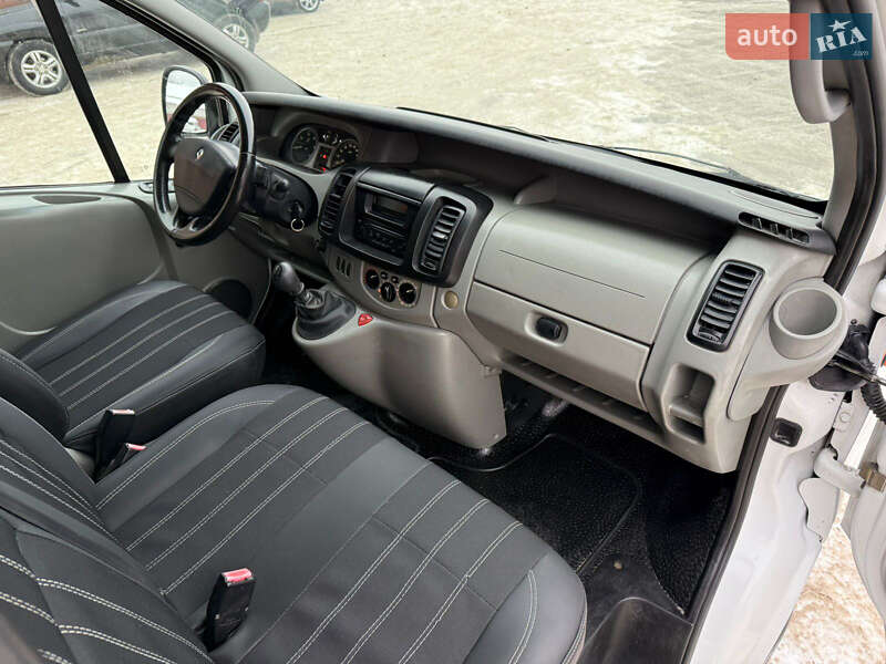 Минивэн Renault Trafic 2004 в Кременце