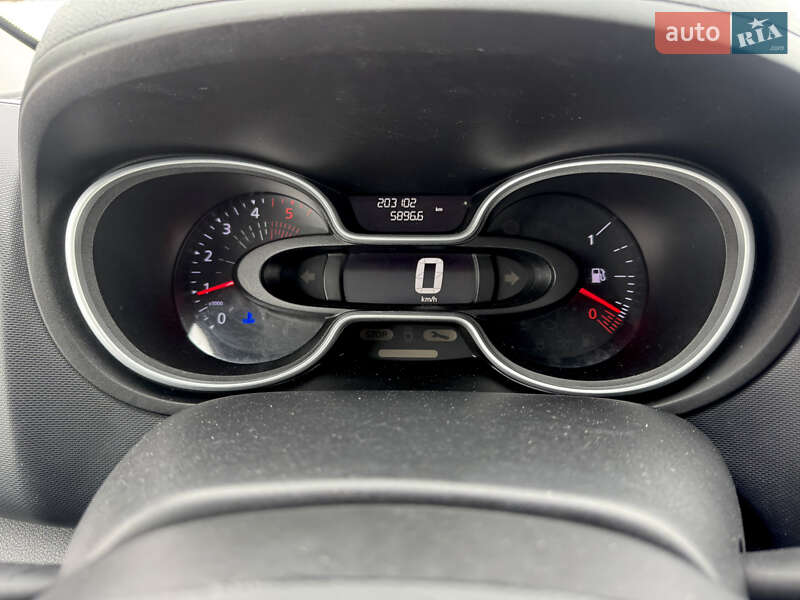 Грузопассажирский фургон Renault Trafic 2020 в Дубно