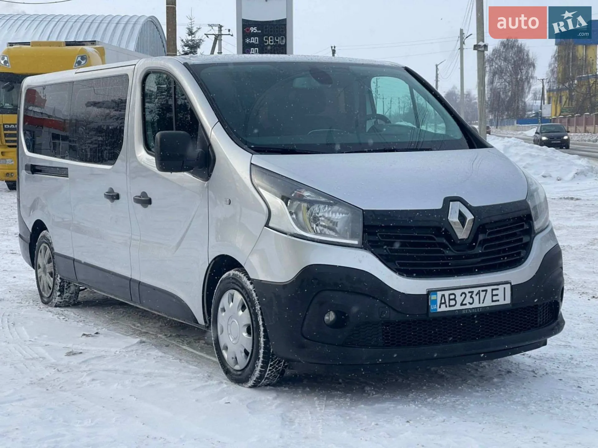 2016 Renault Trafic - мініатюра 2
