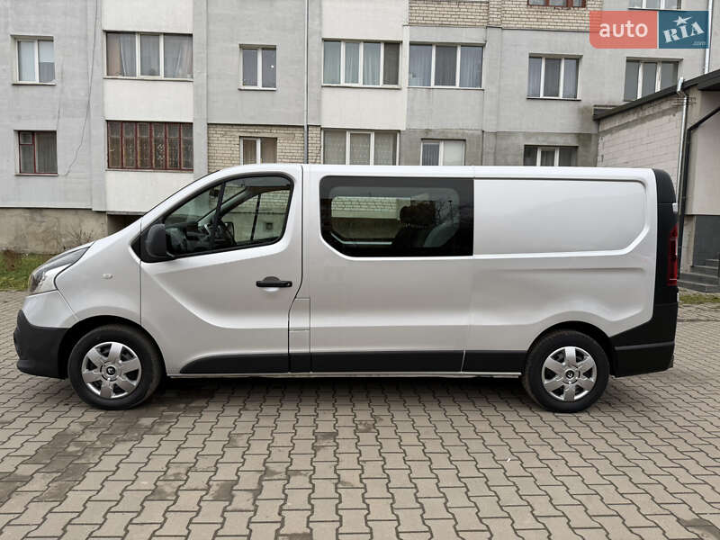 Грузопассажирский фургон Renault Trafic 2017 в Дубно