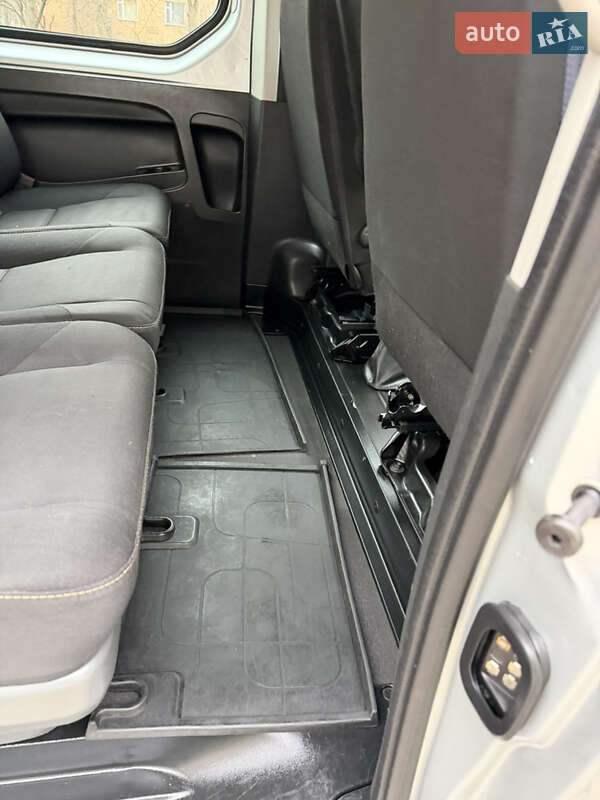 Грузопассажирский фургон Renault Trafic 2017 в Дубно