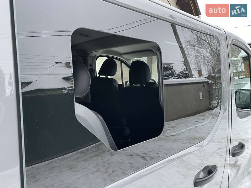 Вантажопасажирський фургон Renault Trafic 2018 в Києві