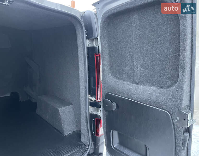 Вантажопасажирський фургон Renault Trafic 2018 в Києві