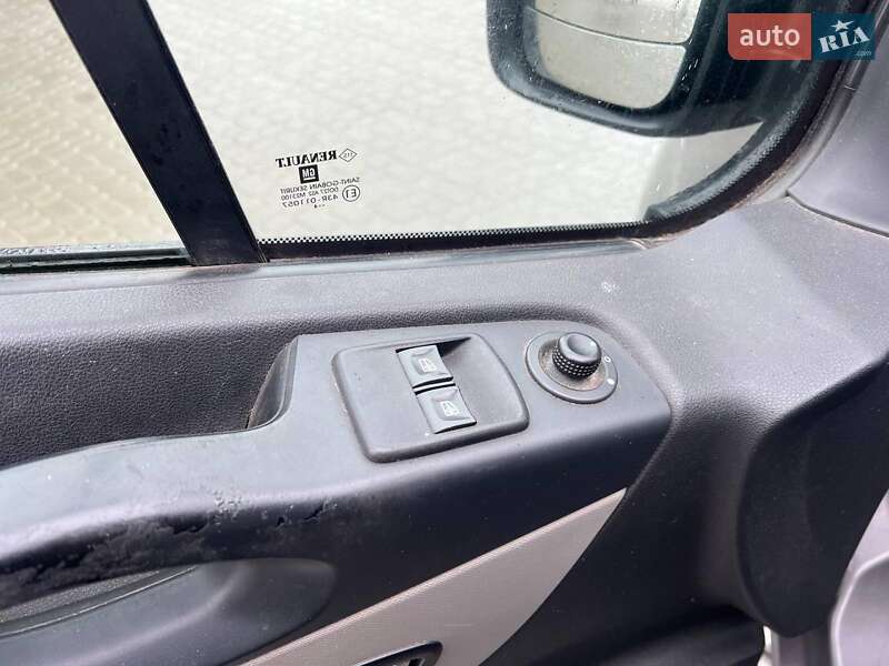 Мінівен Renault Trafic 2015 в Львові