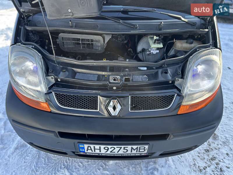 Минивэн Renault Trafic 2005 в Смеле