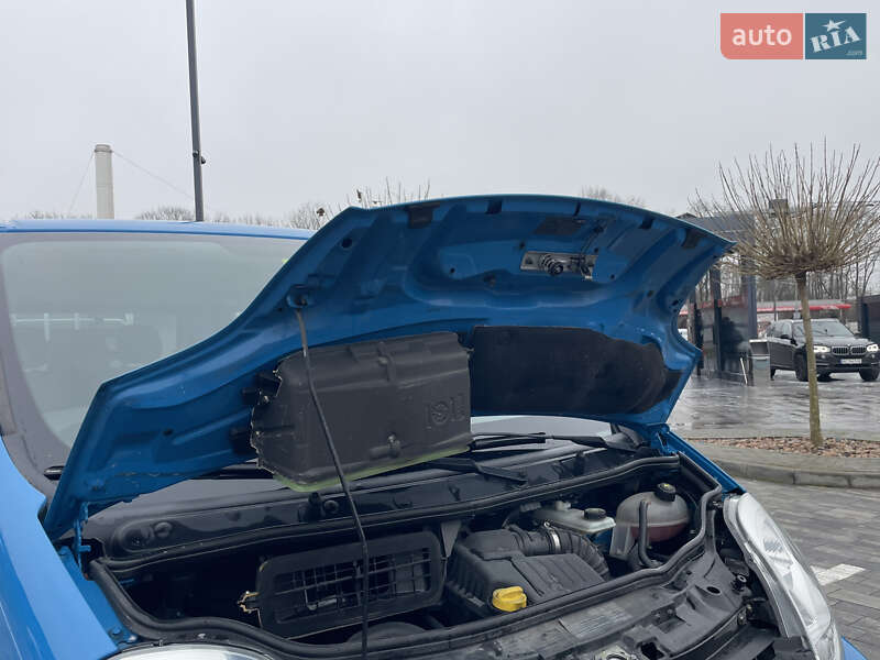 Минивэн Renault Trafic 2012 в Луцке