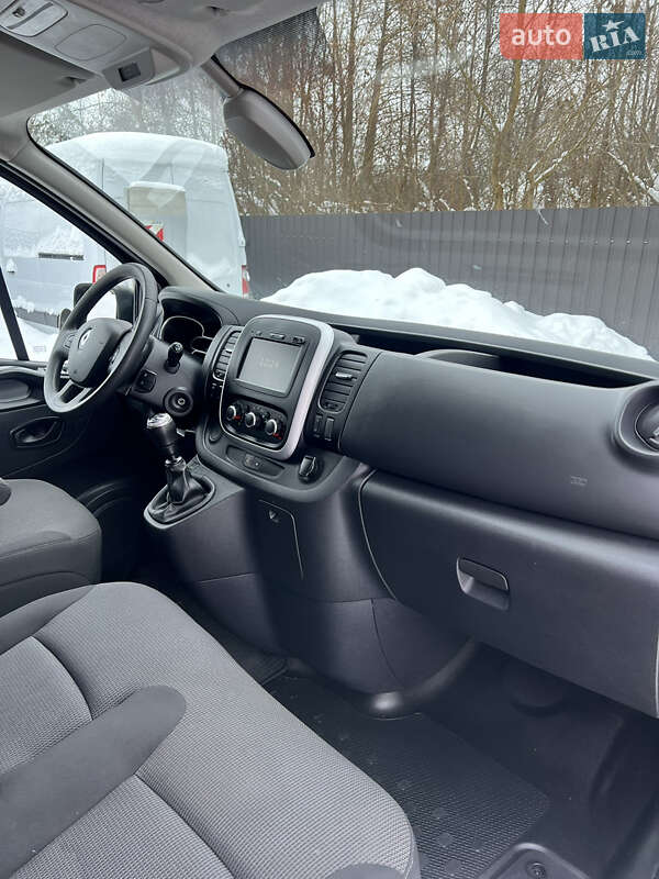 Минивэн Renault Trafic 2021 в Коростене