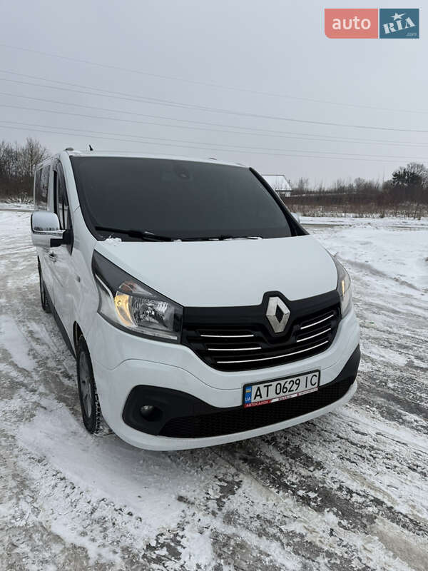 Мінівен Renault Trafic 2015 в Володимирі