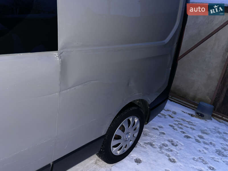 Вантажопасажирський фургон Renault Trafic 2018 в Києві