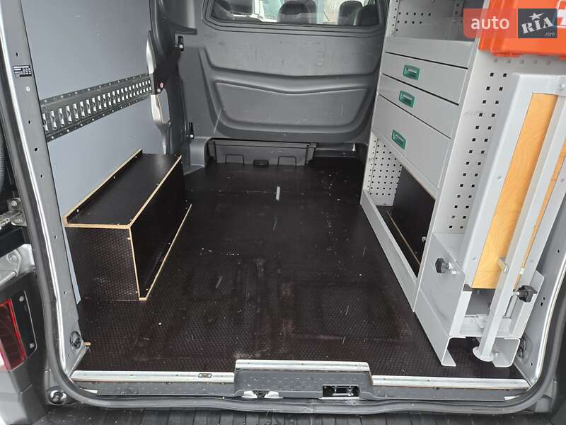Вантажопасажирський фургон Renault Trafic 2020 в Луцьку
