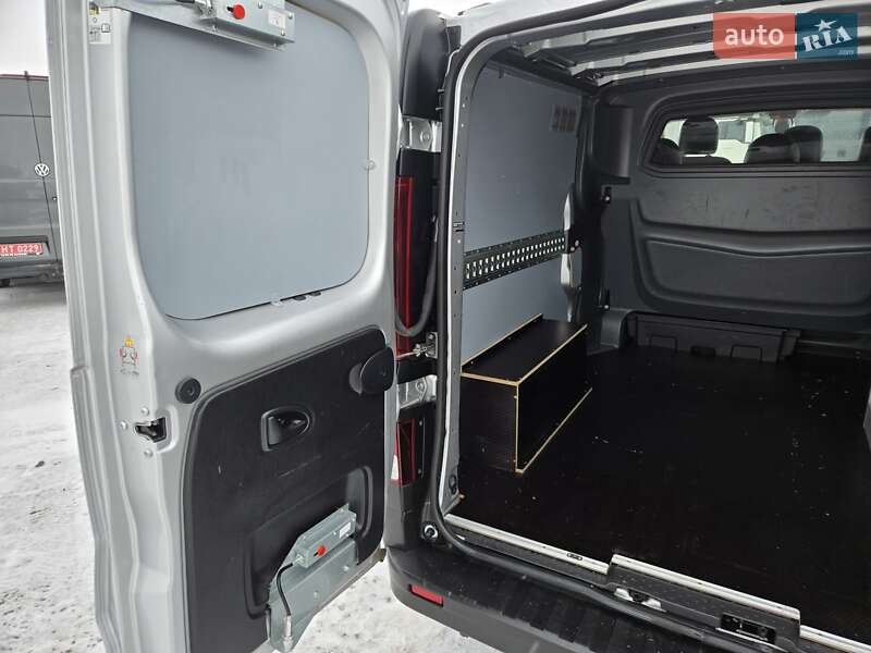 Вантажопасажирський фургон Renault Trafic 2020 в Луцьку
