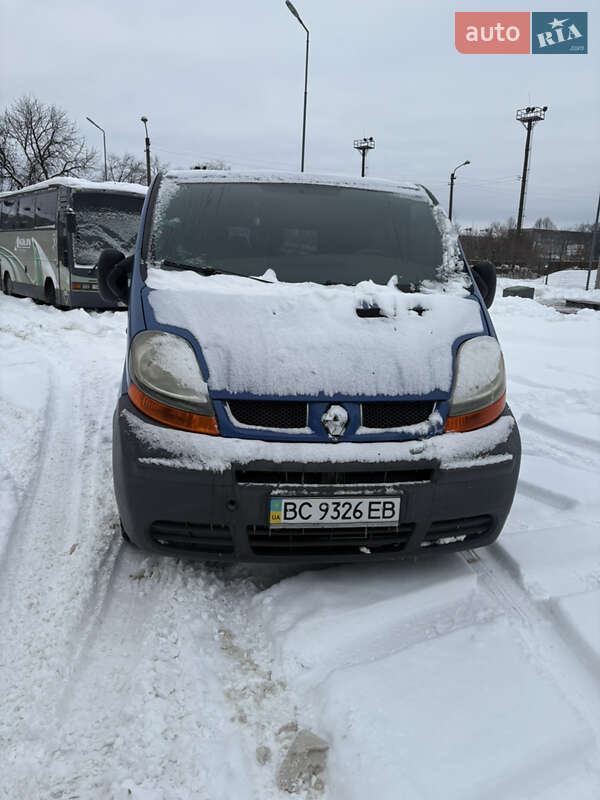 Вантажопасажирський фургон Renault Trafic 2002 в Стрию