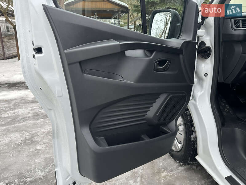 Вантажний фургон Renault Trafic 2023 в Дрогобичі