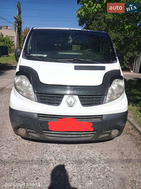 Вантажопасажирський фургон Renault Trafic 2008 в Слов'янську