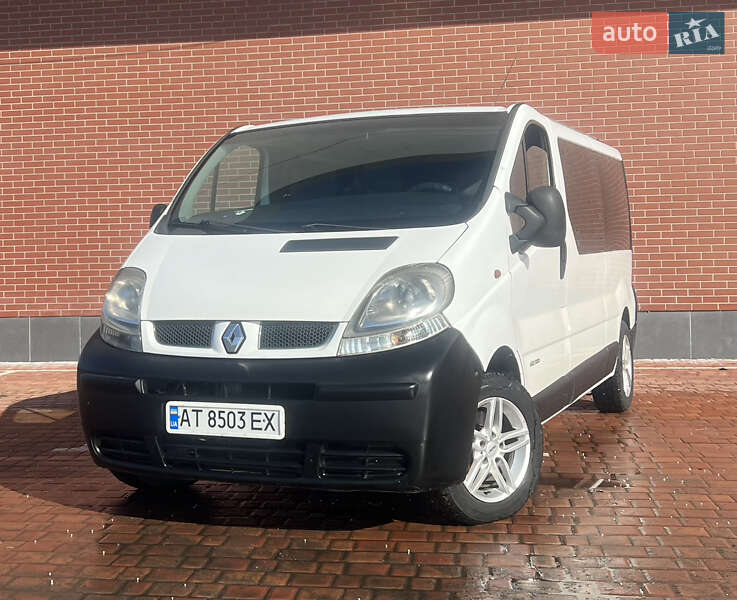 Мінівен Renault Trafic 2006 в Одесі