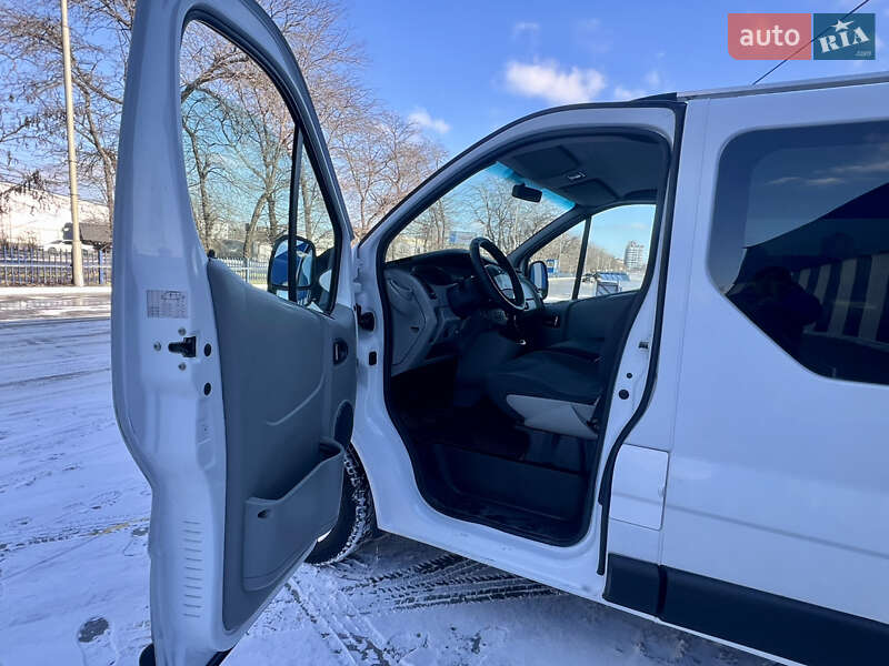 Мінівен Renault Trafic 2006 в Одесі