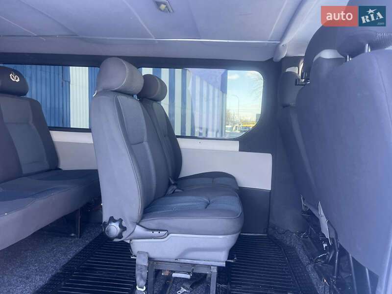 Мінівен Renault Trafic 2006 в Одесі