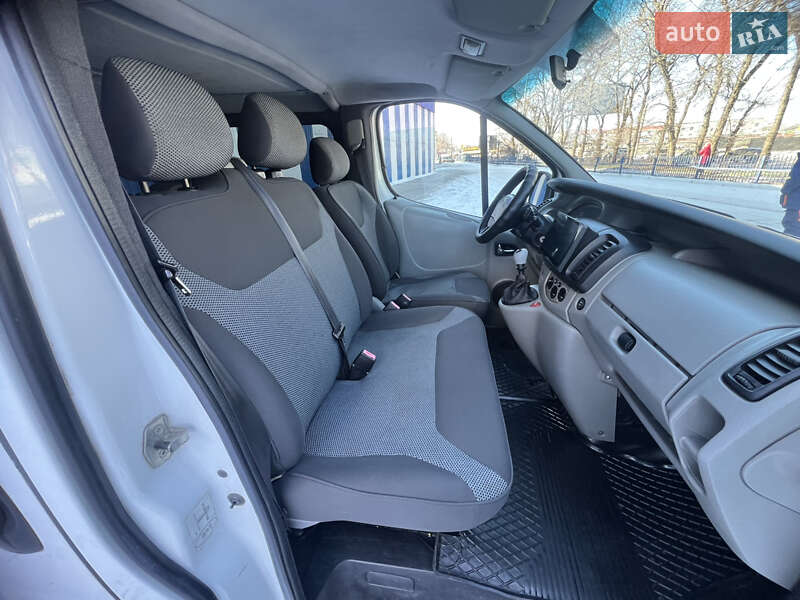 Мінівен Renault Trafic 2006 в Одесі