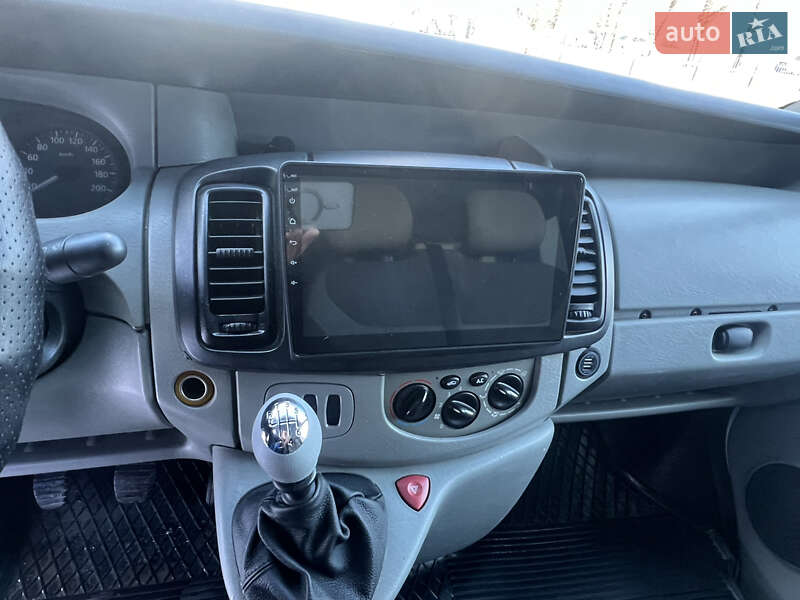 Мінівен Renault Trafic 2006 в Одесі