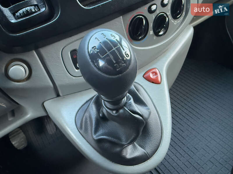 Минивэн Renault Trafic 2007 в Межгорье