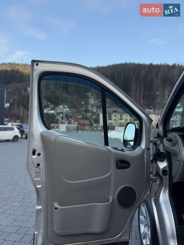 Минивэн Renault Trafic 2007 в Межгорье