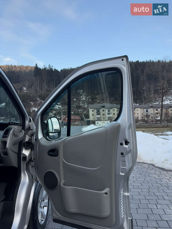 Минивэн Renault Trafic 2007 в Межгорье