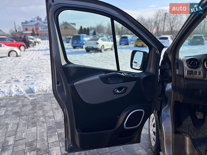 Грузопассажирский фургон Renault Trafic 2016 в Коломые