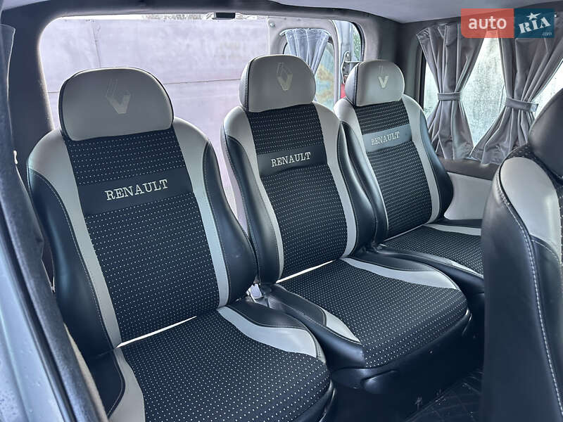 Минивэн Renault Trafic 2007 в Делятине