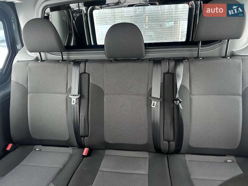 Вантажопасажирський фургон Renault Trafic 2021 в Львові фото 21 Вантажопасажирський фургон Renault Trafic 2021 в Львові