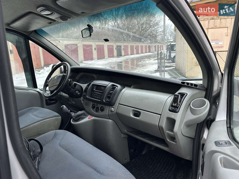 Мінівен Renault Trafic 2003 в Кам'янець-Подільському фото 22 Мінівен Renault Trafic 2003 в Кам'янець-Подільському