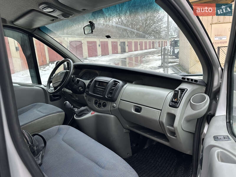 Мінівен Renault Trafic 2003 в Кам'янець-Подільському фото 26 Мінівен Renault Trafic 2003 в Кам'янець-Подільському