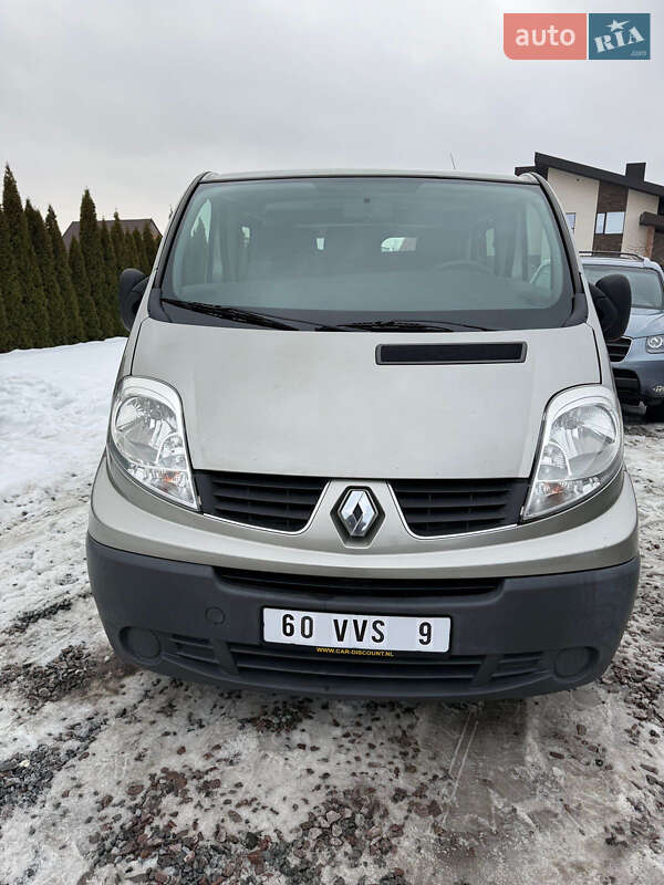 Вантажопасажирський фургон Renault Trafic 2008 в Луцьку