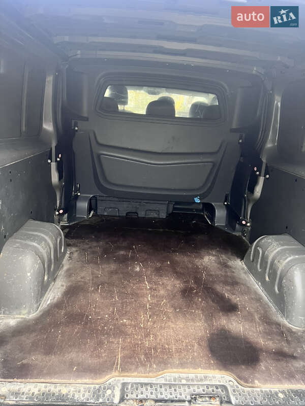 Вантажопасажирський фургон Renault Trafic 2018 в Трускавці