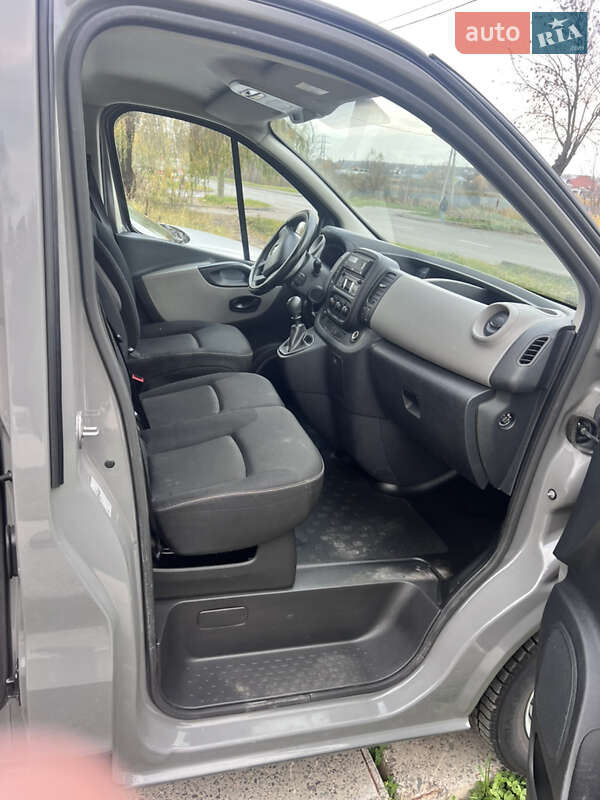 Вантажопасажирський фургон Renault Trafic 2018 в Трускавці