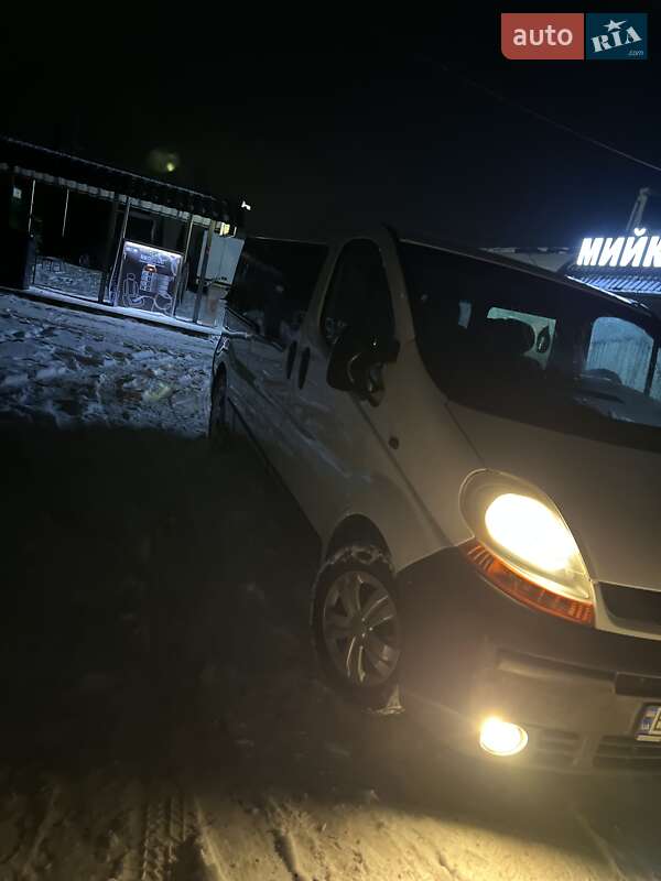 Минивэн Renault Trafic 2004 в Почаеве фото 2 Минивэн Renault Trafic 2004 в Почаеве