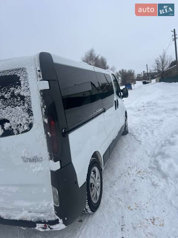 Минивэн Renault Trafic 2004 в Почаеве фото 8 Минивэн Renault Trafic 2004 в Почаеве