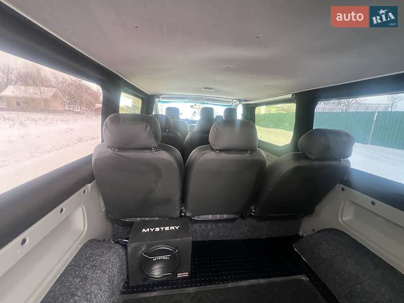 Минивэн Renault Trafic 2004 в Почаеве фото 14 Минивэн Renault Trafic 2004 в Почаеве