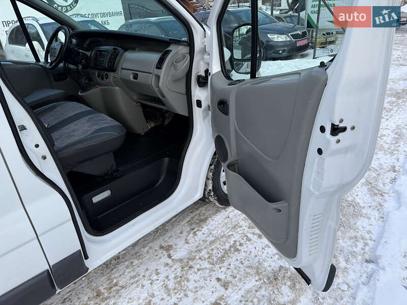 Минивэн Renault Trafic 2005 в Кременце фото 18 Минивэн Renault Trafic 2005 в Кременце