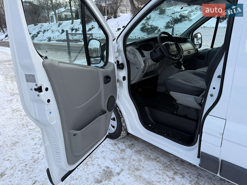 Минивэн Renault Trafic 2005 в Кременце фото 28 Минивэн Renault Trafic 2005 в Кременце