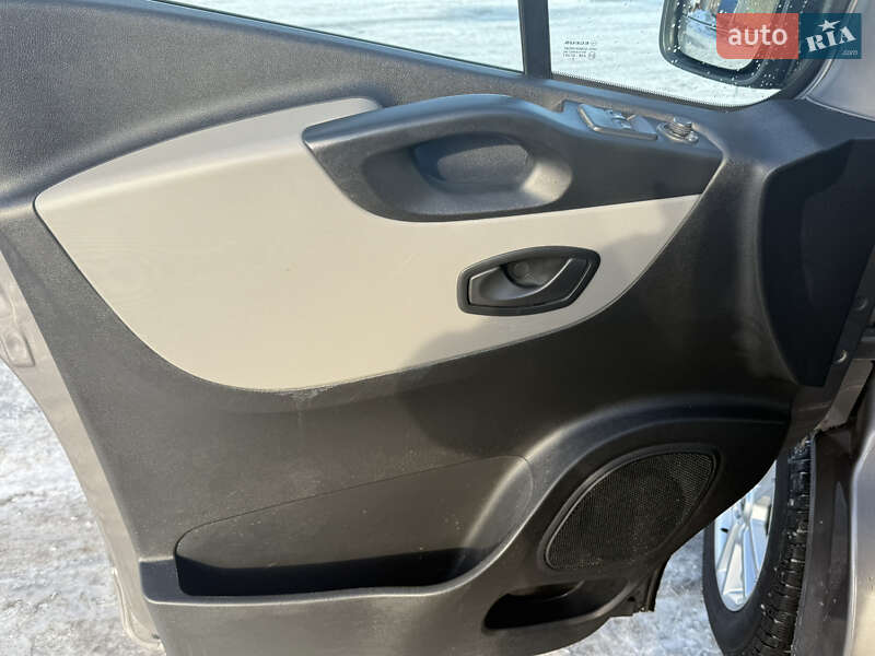 Минивэн Renault Trafic 2018 в Луцке